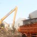 Keruk Sampah Menggunung ,  UPTD wilayah V Dinas LH  Kabupaten Bekasi Kerahkan semua Armada 