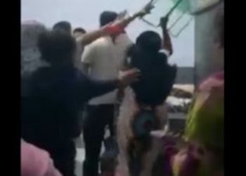 Istri Pergi Haji Demi Dapat Pahala, Suami Asyik Selingkuh Demi Berbuka Paha