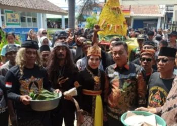 Warga Kedungwaringin Gelar Pesta Hajat Bumi