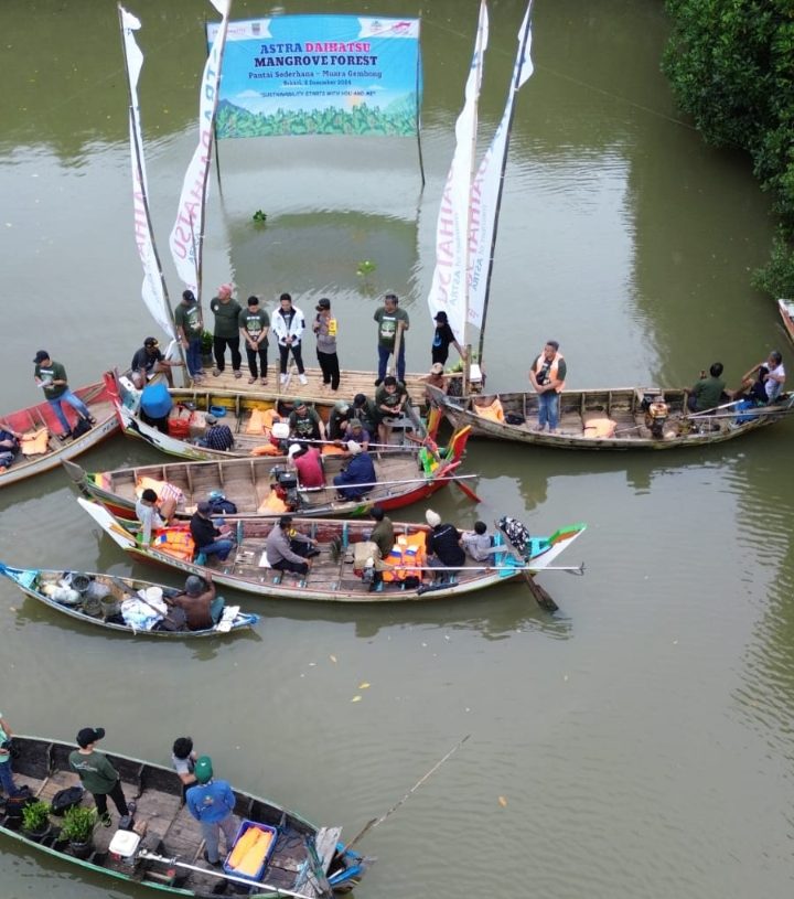 PT Astra Daihatsu Indonesia Bekasi Tanam 1.000 Pohon Mangrove di Muara Gembong