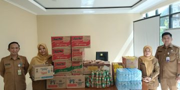DP3A Kabupaten Bekasi Salurkan Bantuan Sembako ke Warga Terdampak Banjir Kecamatan Karang Bahagia