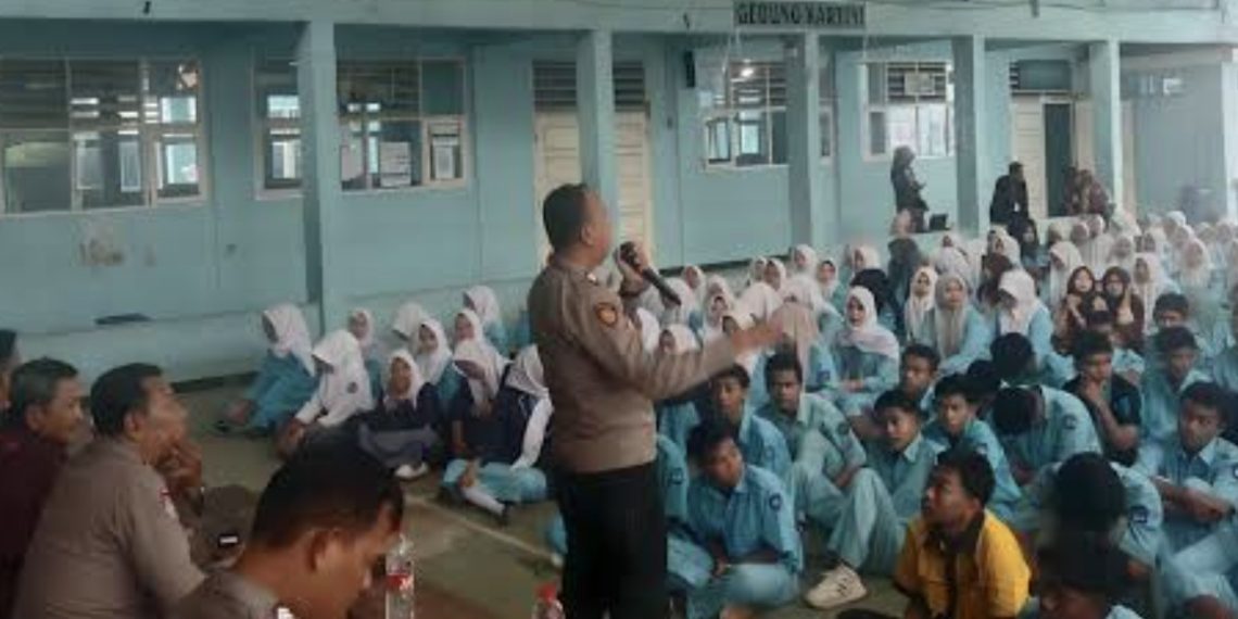 Police Goes to School: Polisi “Turun Gunung” Jaga Generasi Muda dari Hoaks hingga Tawuran